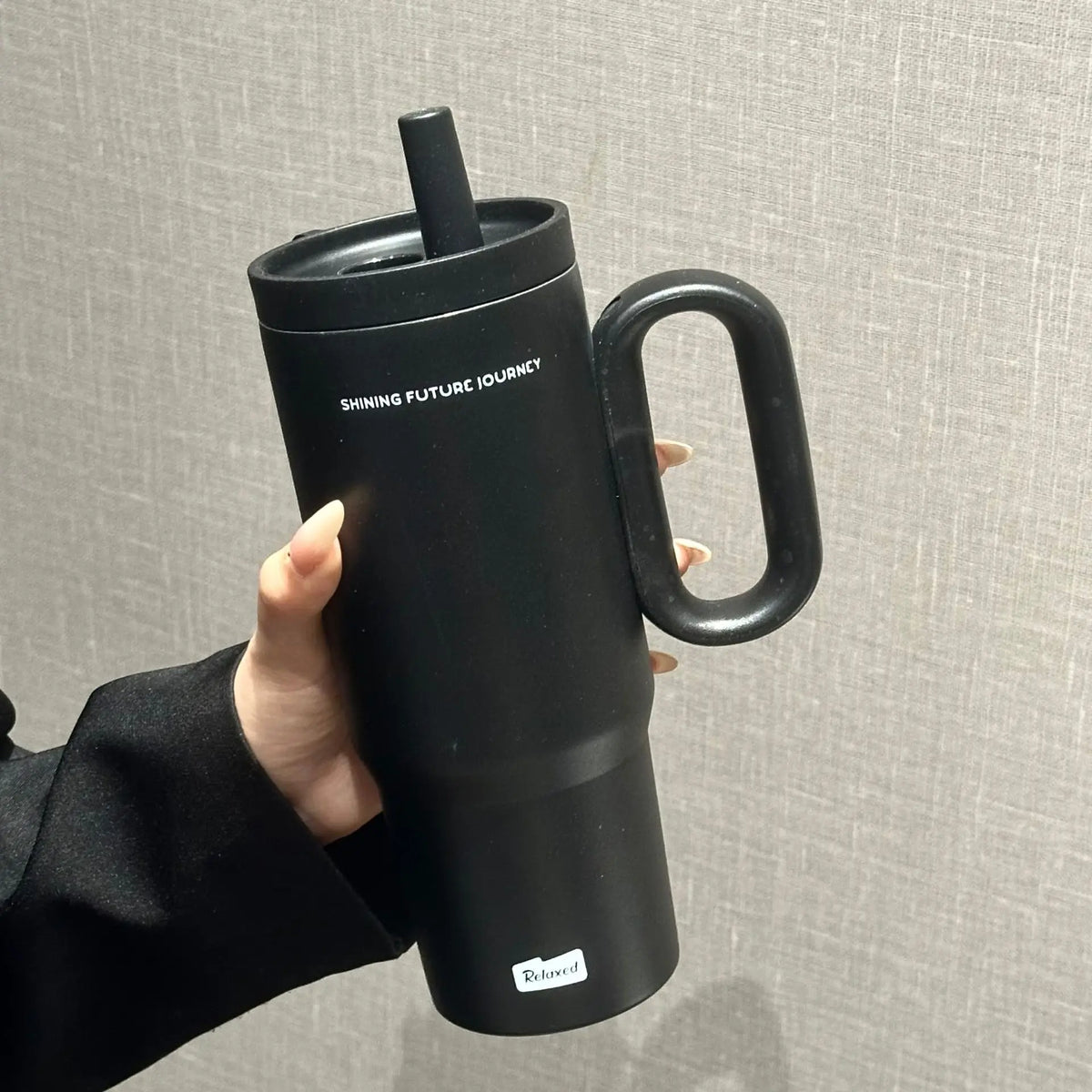 720ml Edelstahl Thermobecher mit Strohhalm & Griff – Vakuumisoliert für Kaffee, Eis & Outdoor | Thryvo Fitness
