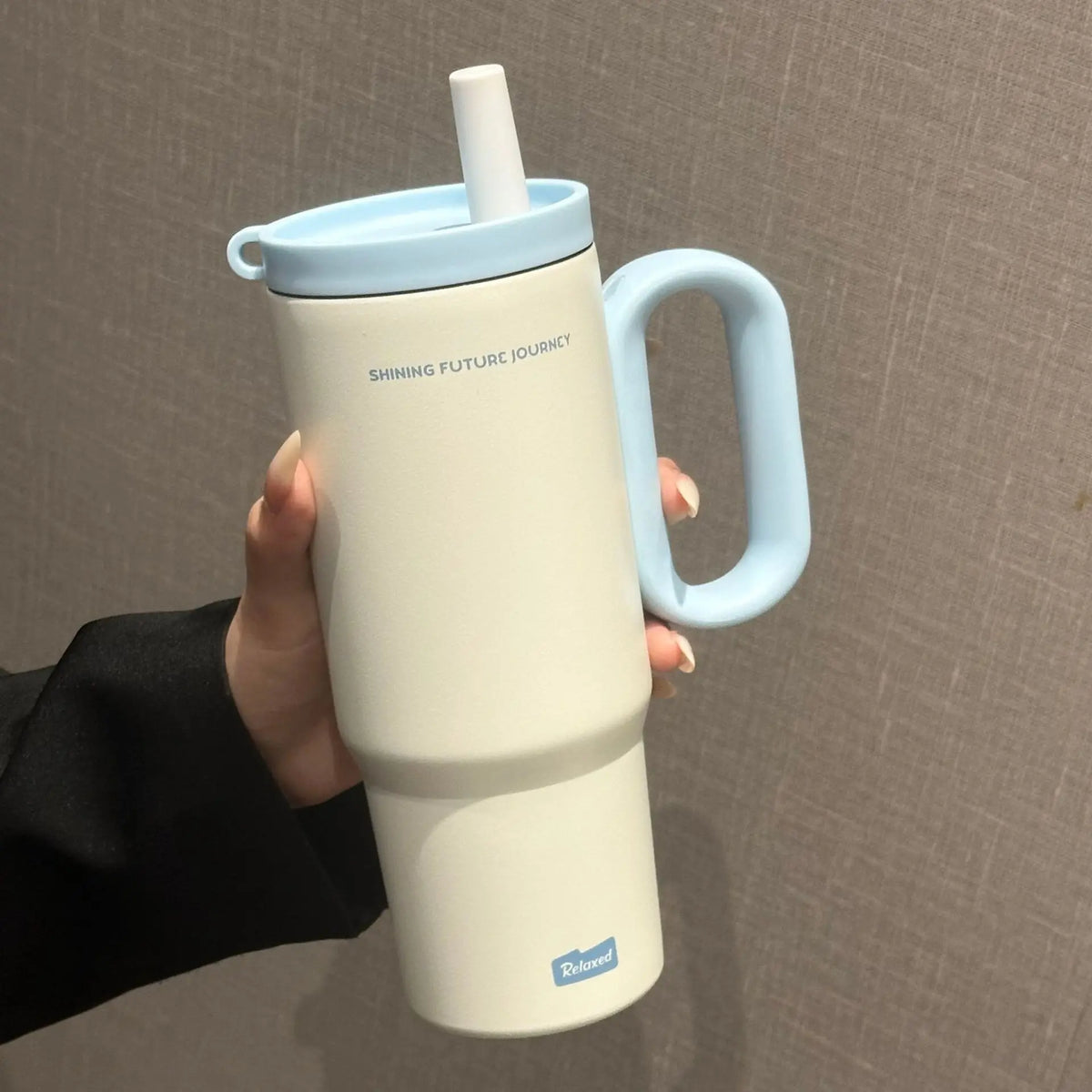 720ml Edelstahl Thermobecher mit Strohhalm & Griff – Vakuumisoliert für Kaffee, Eis & Outdoor | Thryvo Fitness