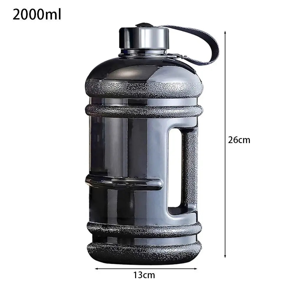 2L Gallon Trinkflasche PETG – Großkapazität mit Tragegriff, Zeitmarkierung & BPA-frei | Thryvo Fitness