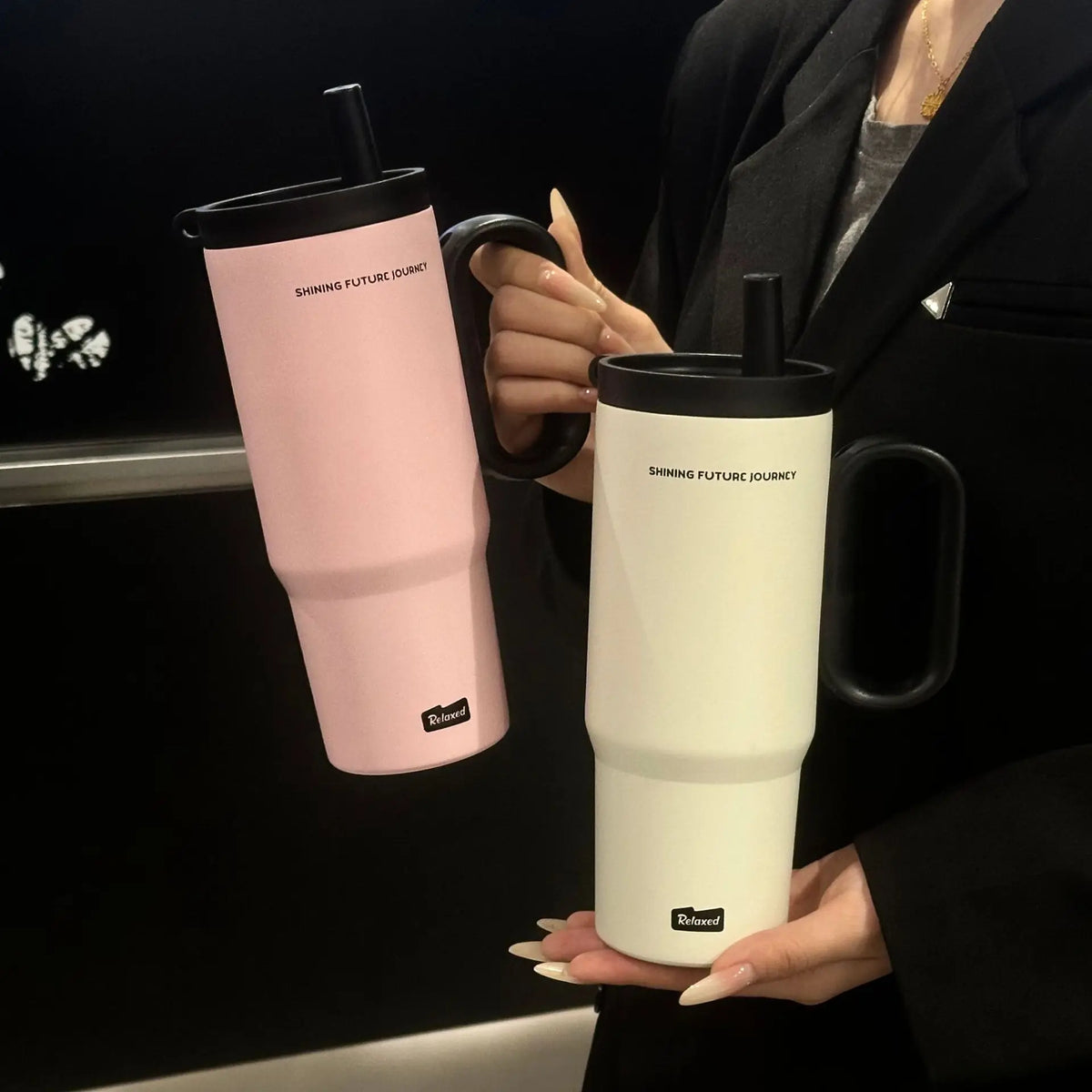 720ml Edelstahl Thermobecher mit Strohhalm & Griff – Vakuumisoliert für Kaffee, Eis & Outdoor | Thryvo Fitness